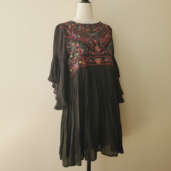 Umgee Floral Embroidered Bohemian Bell Sleeve Mini Dress - Picture 4 of 14